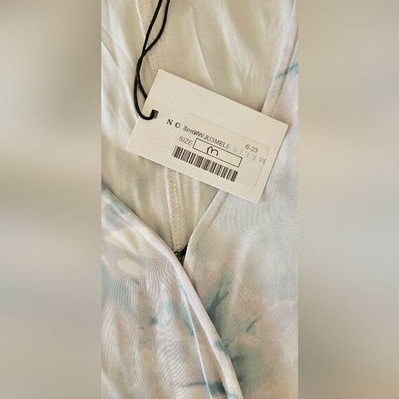 Nwt printed shorts romper - Picture 5 of 5